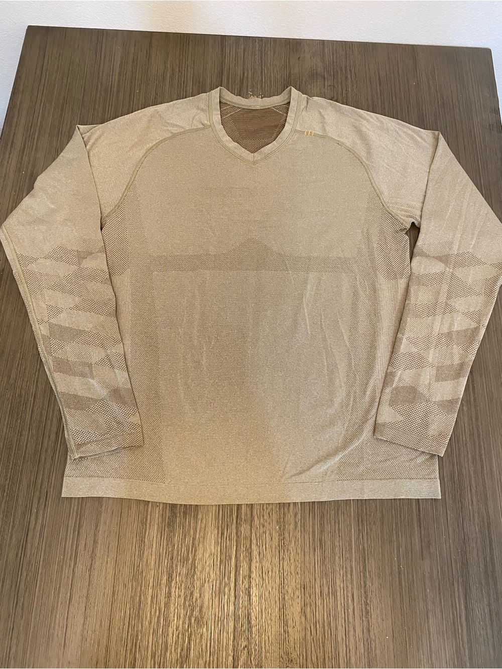 Lululemon Metal Vent Tech Long Sleeve Mens Large Tan Seamless Training Shirt